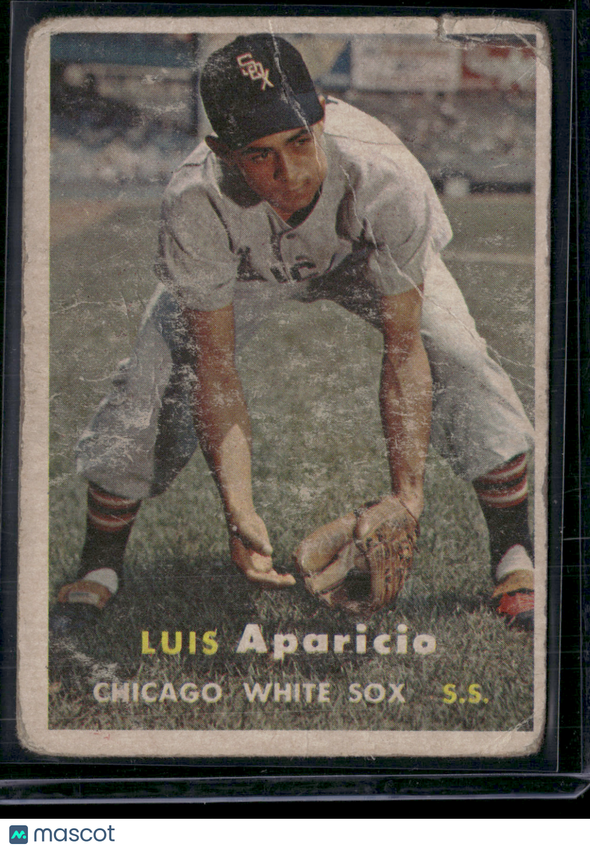 1957 Topps LUIS APARICIO #7 Wrinkles Crease (Good)