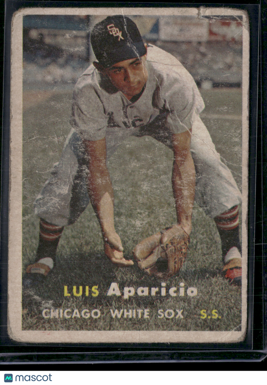 1957 Topps LUIS APARICIO #7 Wrinkles Crease (Good)
