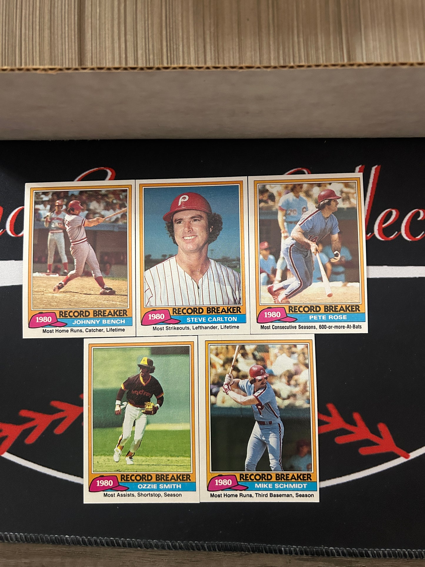 1981 Topps NEAR COMPLETE SET 695/726 (EX-EX/MT)