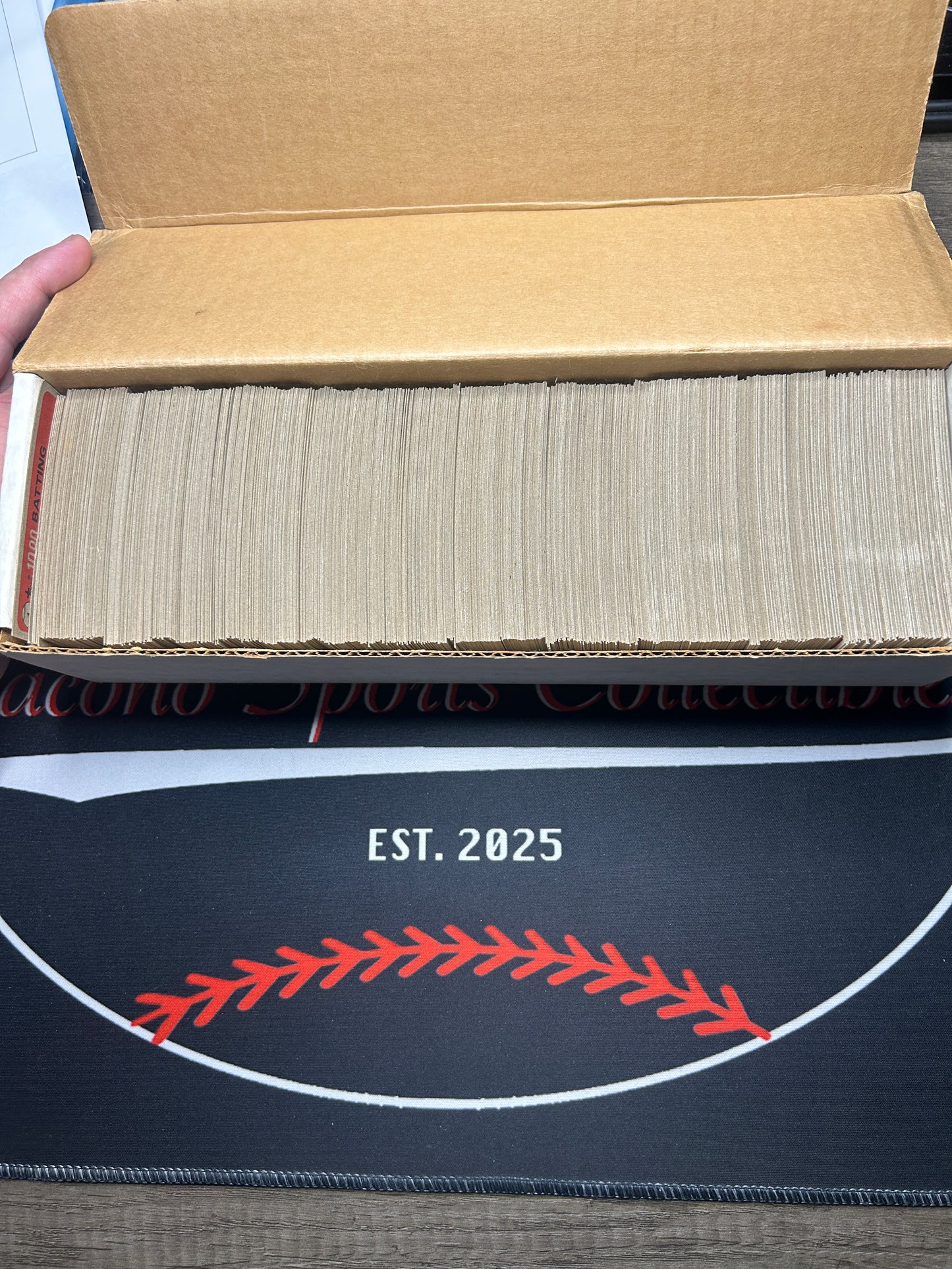 1981 Topps NEAR COMPLETE SET 695/726 (EX-EX/MT)
