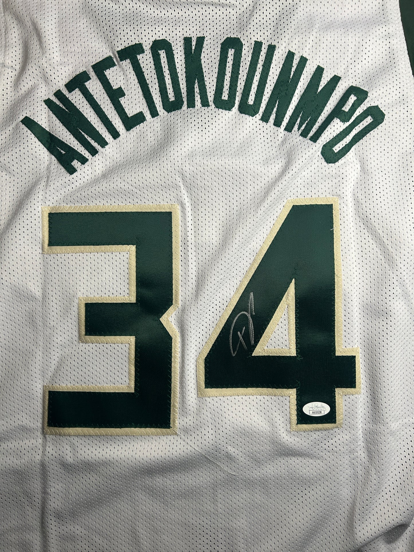 GIANNIS ANTETOKOUNMPO Signed Milwaukee Bucks Jersey-Custom Jersey-JSA Certified