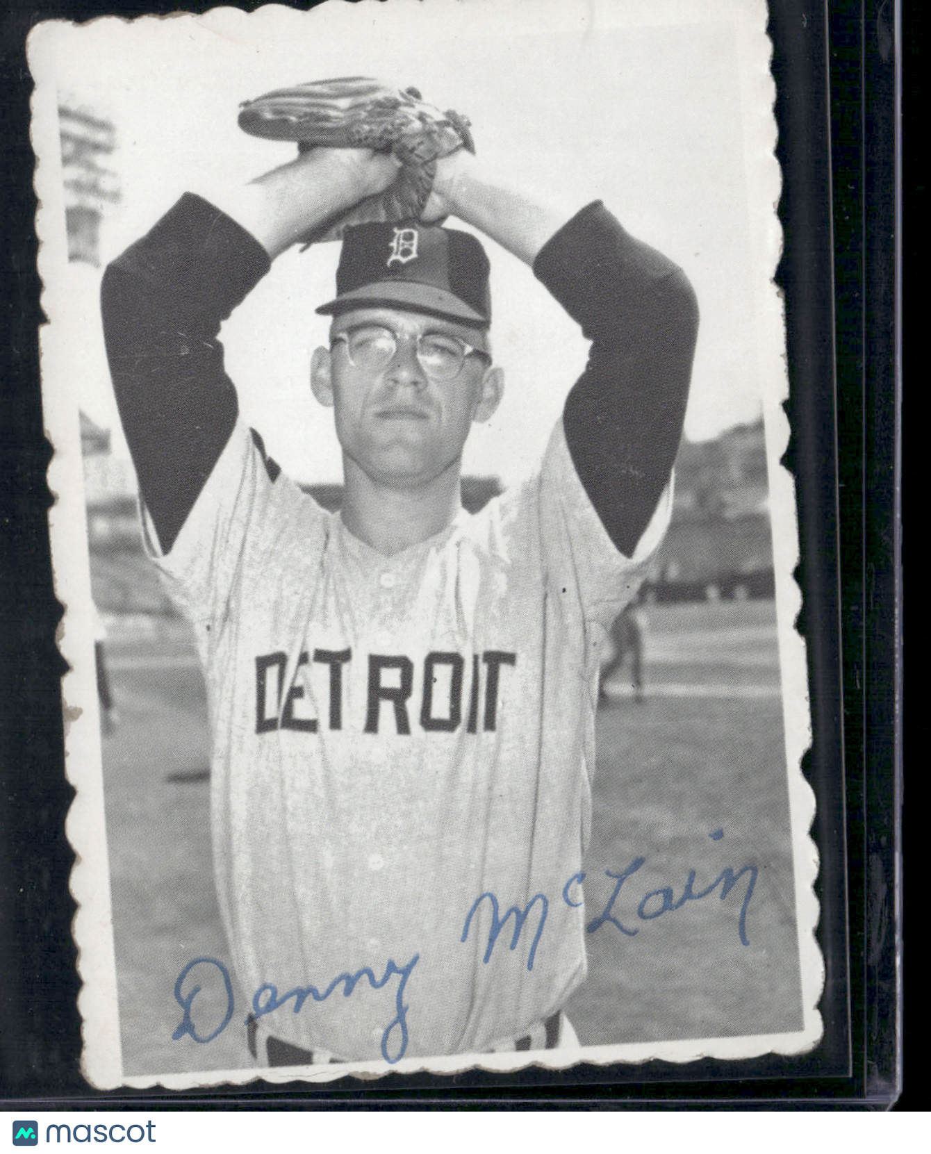1969 Deckle DENNY MCLAIN #8 Surface Dent (Good)