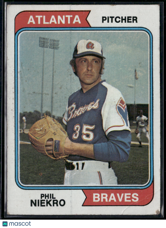 1974 Topps PHIL NIEKRO #29 (Good -Crease)