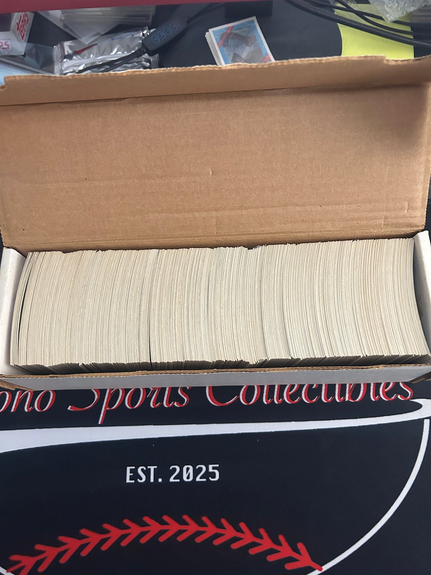 1981 Fleer NEAR COMPLETE SET 616/660 (NM)