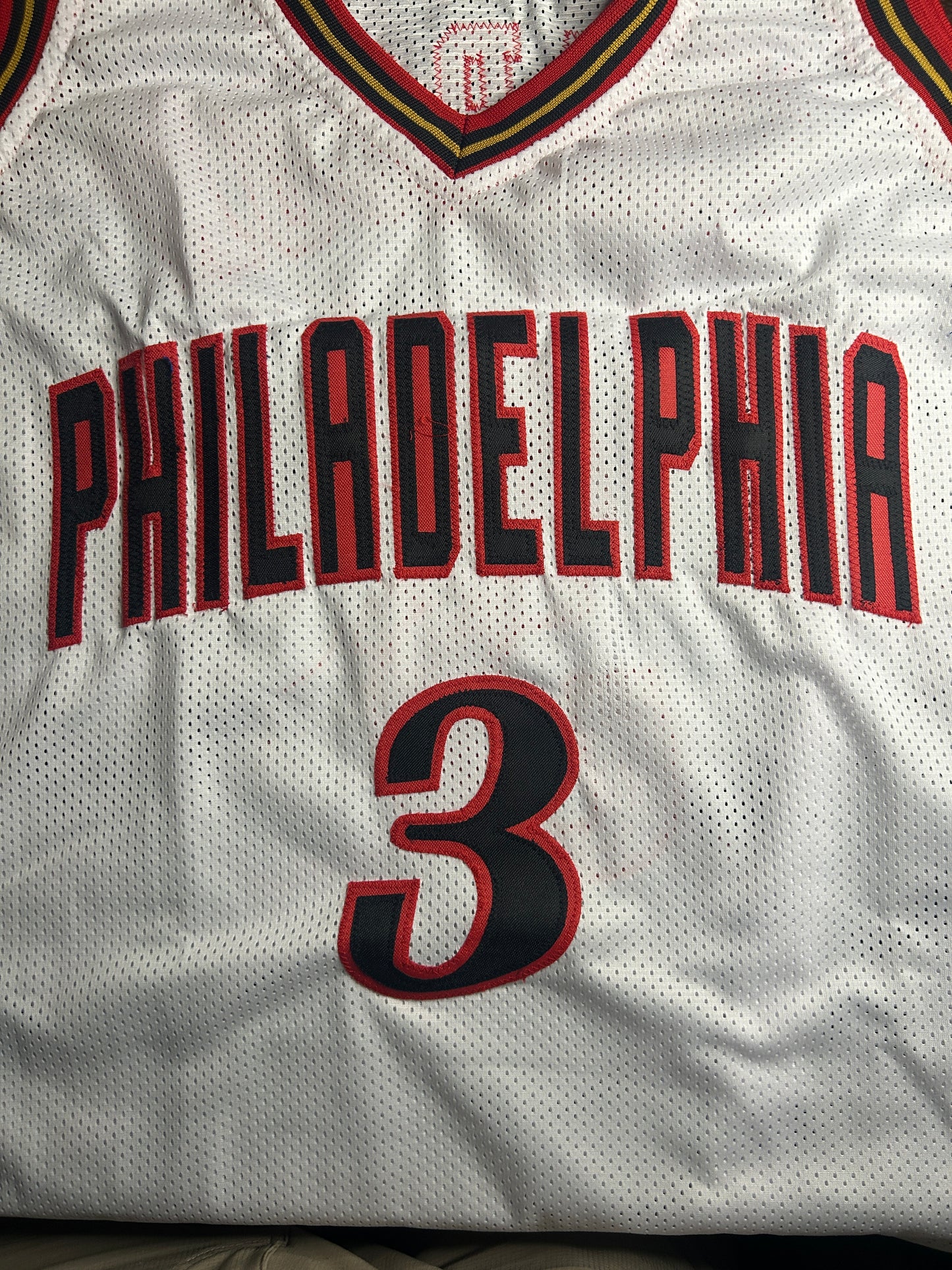ALLEN IVERSON Autographed Philadelphia 76ers Jersey-CUSTOM Jersey-JSA Certified